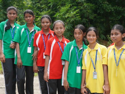 CHILDREN_POSING