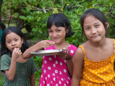 HOSTEL CHILDREN_SNACK EATING
